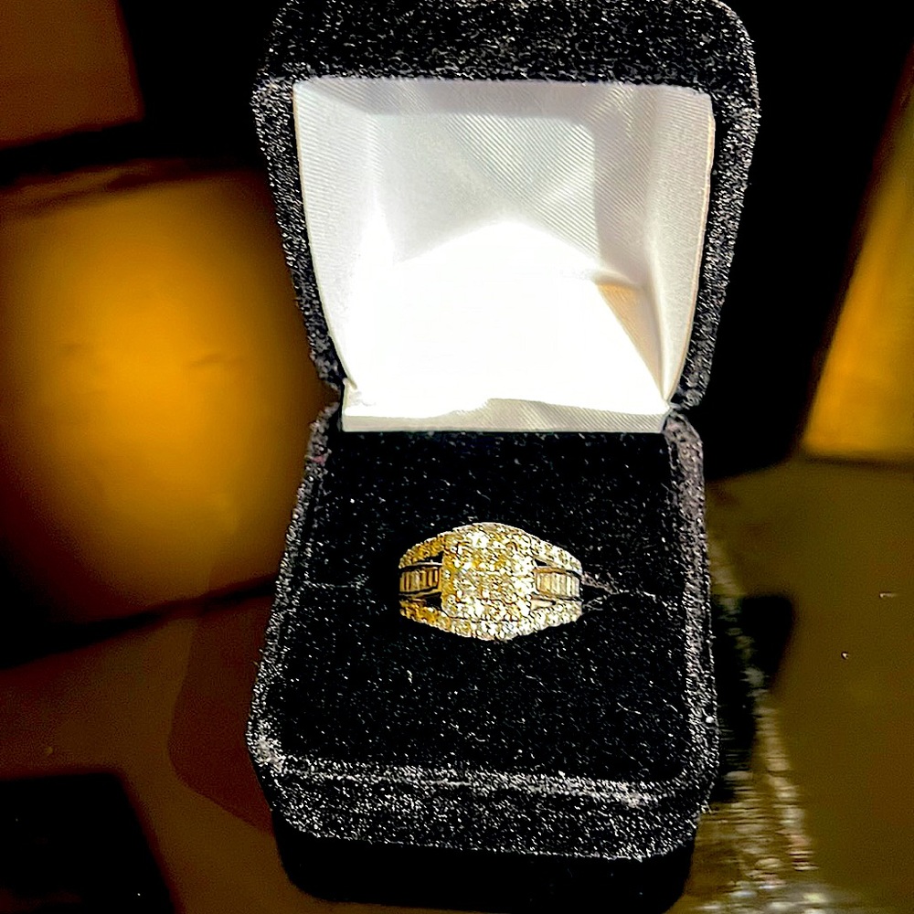 Ring - Picture 5 of 8